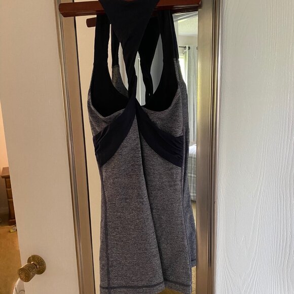 Lululemon Spin Me Twist Back Tank - Picture 4 of 5